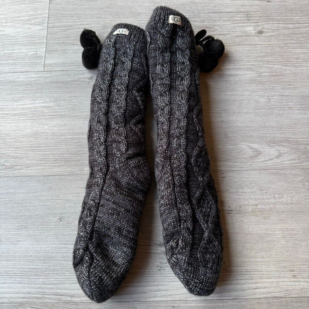 UGG Pom Pom Fleece Lined Crew Socks size 6/7 women’s NEW